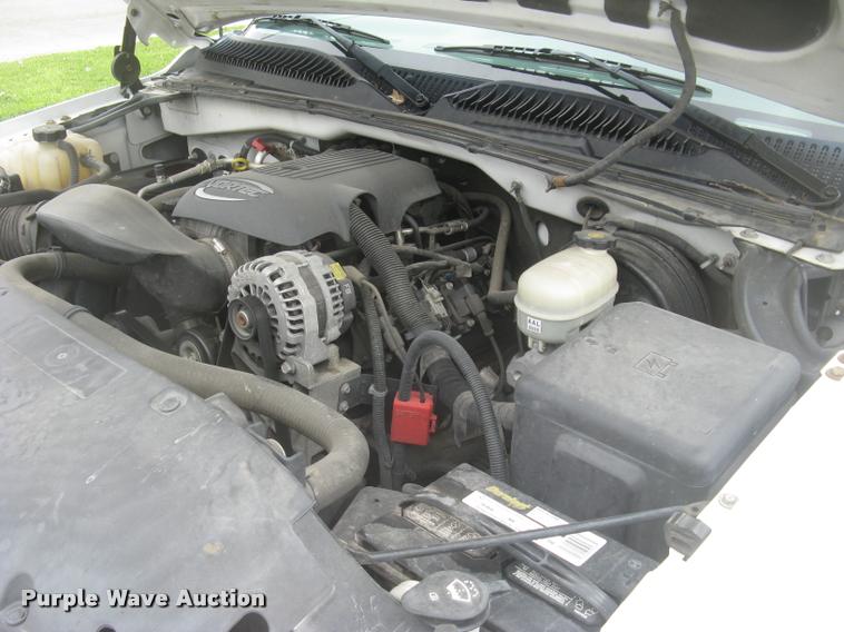 image for item L2336 2007 GMC Sierra Classic 1500 Ext. Cab pickup truck