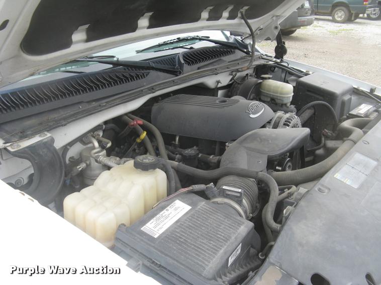 image for item L2336 2007 GMC Sierra Classic 1500 Ext. Cab pickup truck