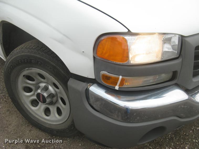 image for item L2336 2007 GMC Sierra Classic 1500 Ext. Cab pickup truck