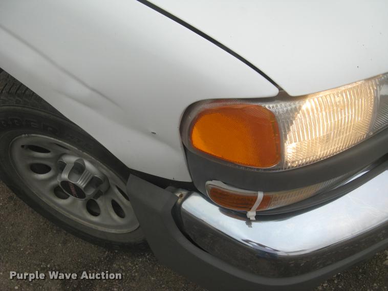 image for item L2336 2007 GMC Sierra Classic 1500 Ext. Cab pickup truck