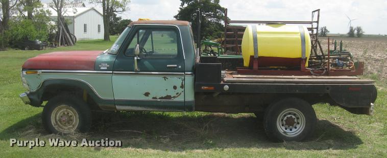 image for item L2348 1979 Ford F350 Ranger flatbed pickup truck