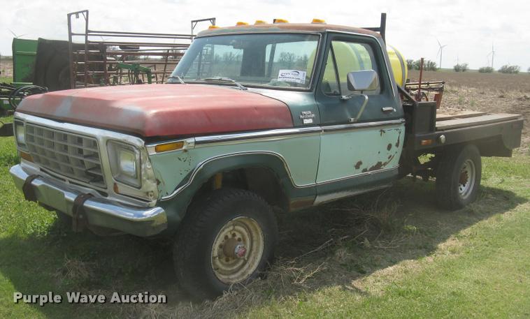 image for item L2348 1979 Ford F350 Ranger flatbed pickup truck