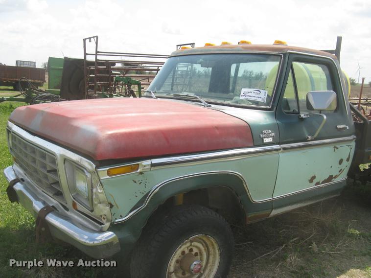 image for item L2348 1979 Ford F350 Ranger flatbed pickup truck