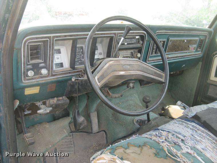 image for item L2348 1979 Ford F350 Ranger flatbed pickup truck