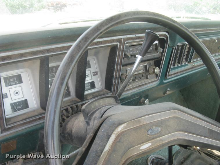 image for item L2348 1979 Ford F350 Ranger flatbed pickup truck