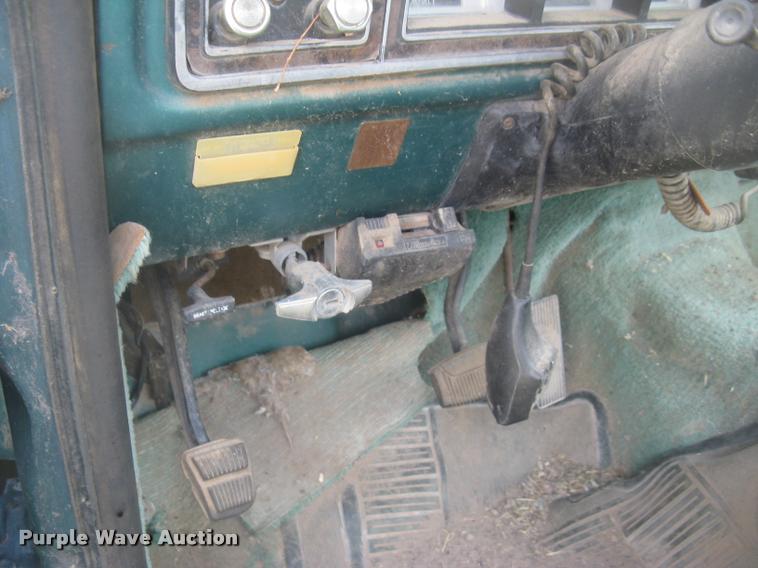 image for item L2348 1979 Ford F350 Ranger flatbed pickup truck