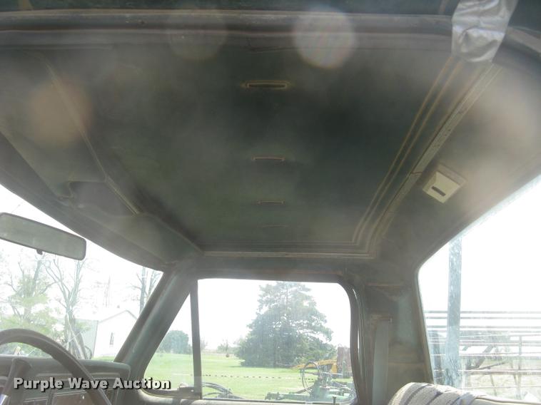 image for item L2348 1979 Ford F350 Ranger flatbed pickup truck