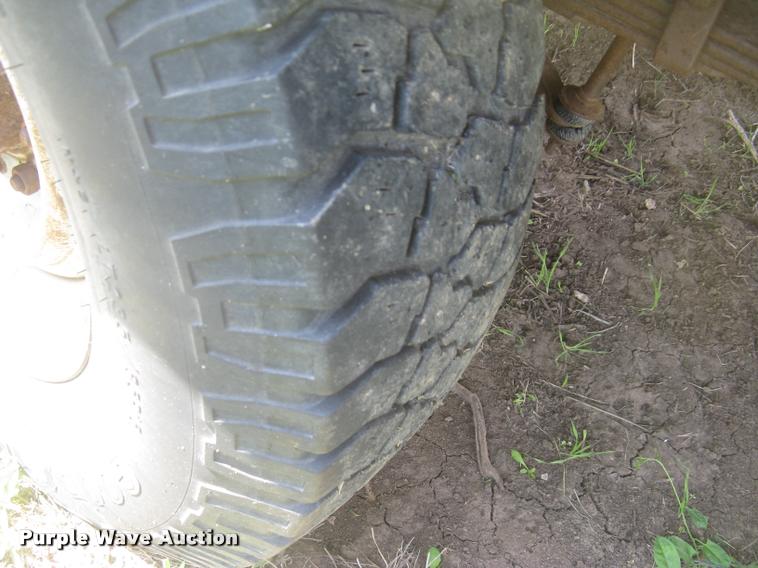 image for item L2348 1979 Ford F350 Ranger flatbed pickup truck