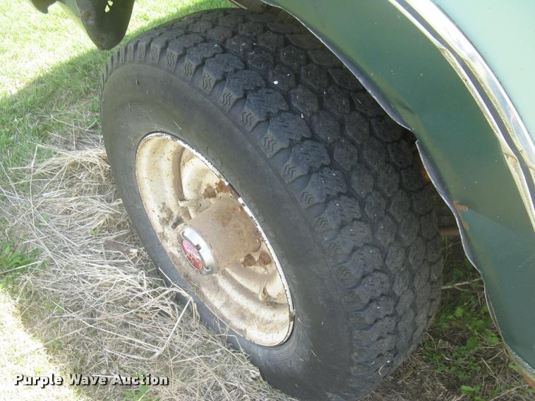 image for item L2348 1979 Ford F350 Ranger flatbed pickup truck