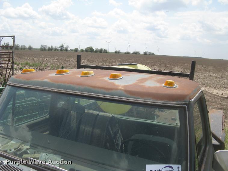 image for item L2348 1979 Ford F350 Ranger flatbed pickup truck