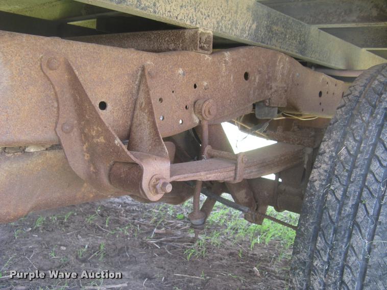 image for item L2348 1979 Ford F350 Ranger flatbed pickup truck