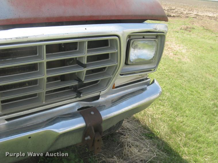 image for item L2348 1979 Ford F350 Ranger flatbed pickup truck