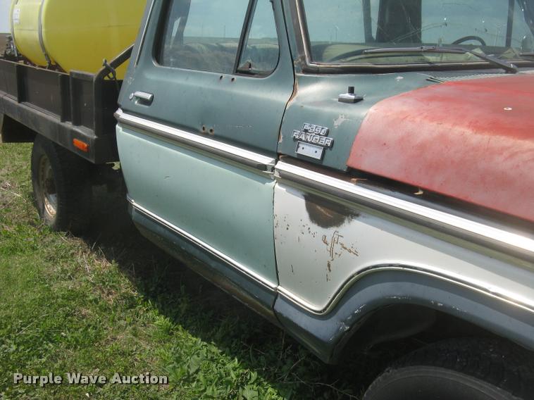 image for item L2348 1979 Ford F350 Ranger flatbed pickup truck