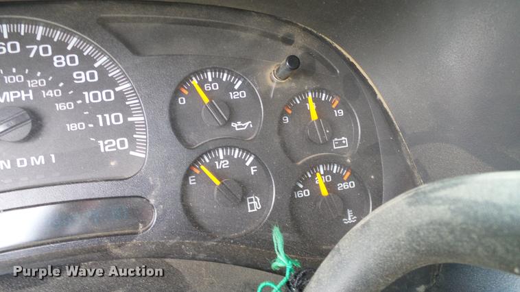 image for item L3133 2006 Chevrolet Silverado 2500HD Crew Cab pickup truck