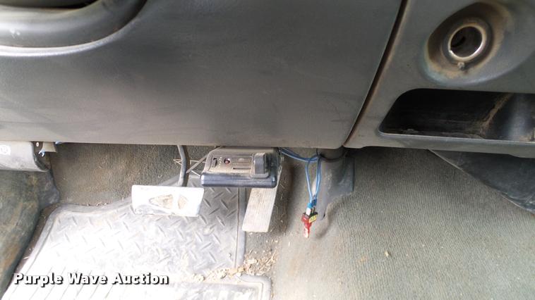 image for item L3133 2006 Chevrolet Silverado 2500HD Crew Cab pickup truck