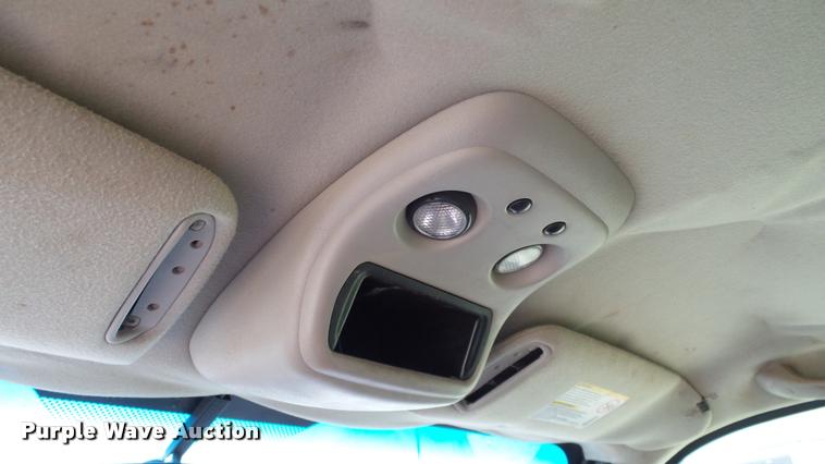 image for item L3133 2006 Chevrolet Silverado 2500HD Crew Cab pickup truck