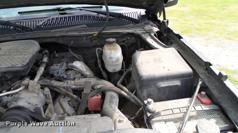 image for item L3133 2006 Chevrolet Silverado 2500HD Crew Cab pickup truck