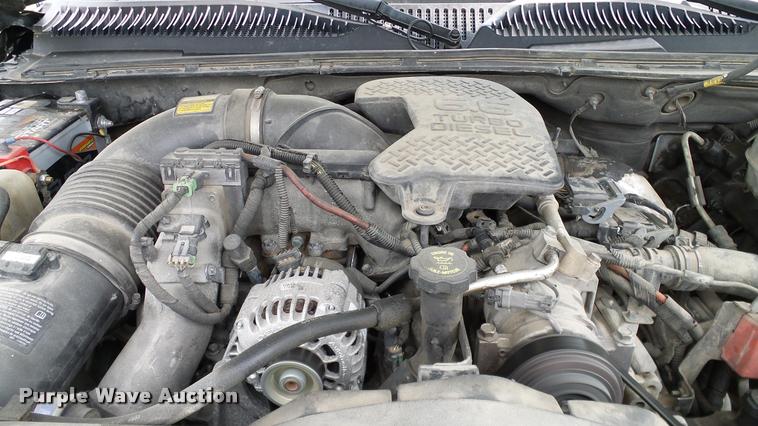 image for item L3133 2006 Chevrolet Silverado 2500HD Crew Cab pickup truck