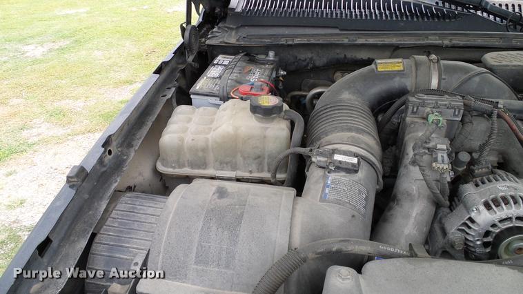 image for item L3133 2006 Chevrolet Silverado 2500HD Crew Cab pickup truck