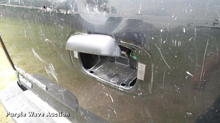 image for item L3133 2006 Chevrolet Silverado 2500HD Crew Cab pickup truck