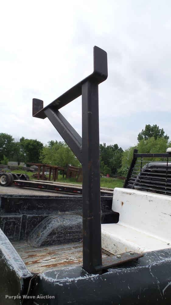 image for item L3133 2006 Chevrolet Silverado 2500HD Crew Cab pickup truck