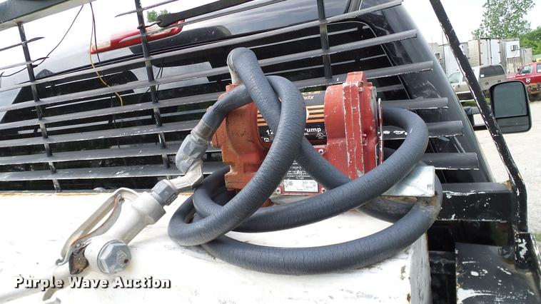 image for item L3133 2006 Chevrolet Silverado 2500HD Crew Cab pickup truck