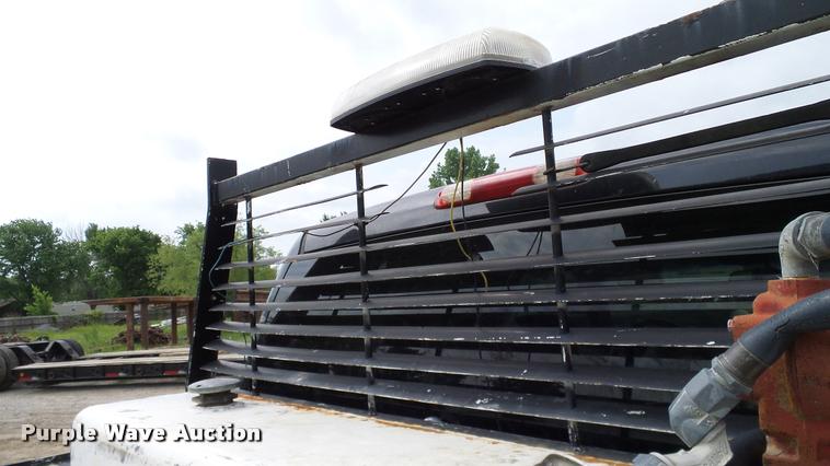 image for item L3133 2006 Chevrolet Silverado 2500HD Crew Cab pickup truck