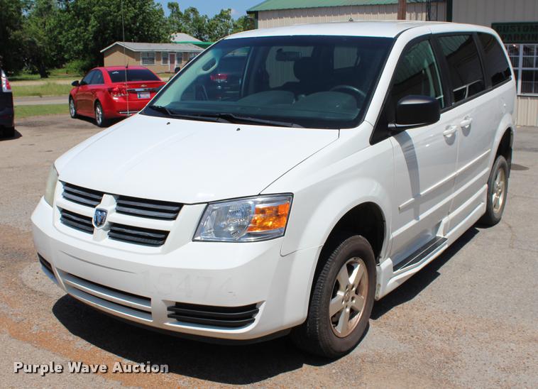 image for item L3151 2010 Dodge Grand Caravan SE van