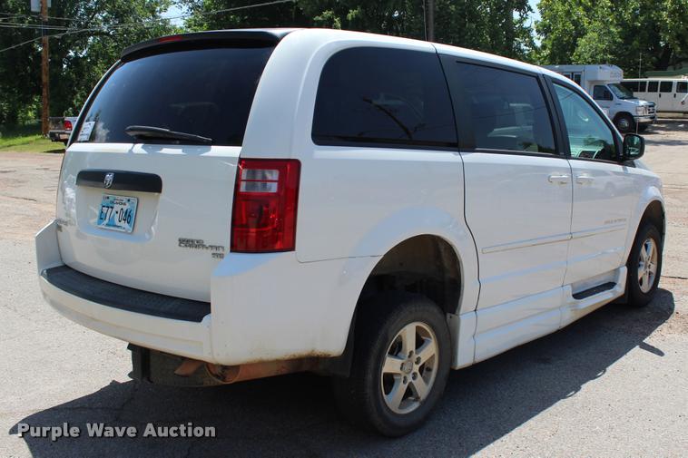 image for item L3151 2010 Dodge Grand Caravan SE van