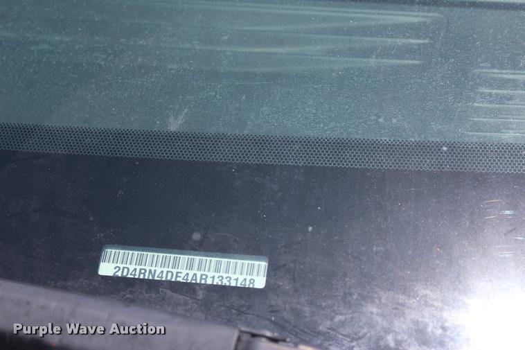 image for item L3151 2010 Dodge Grand Caravan SE van