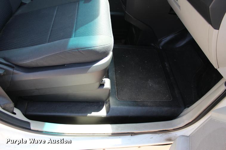 image for item L3151 2010 Dodge Grand Caravan SE van