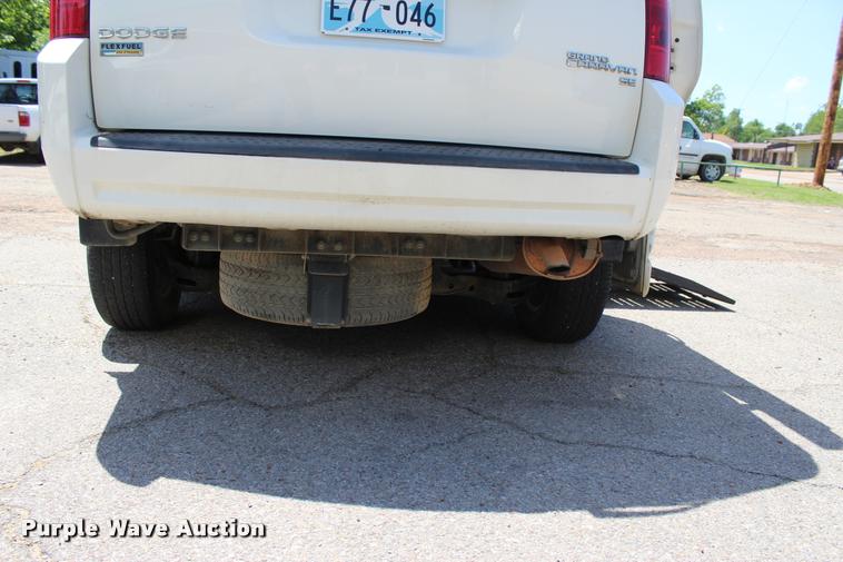 image for item L3151 2010 Dodge Grand Caravan SE van