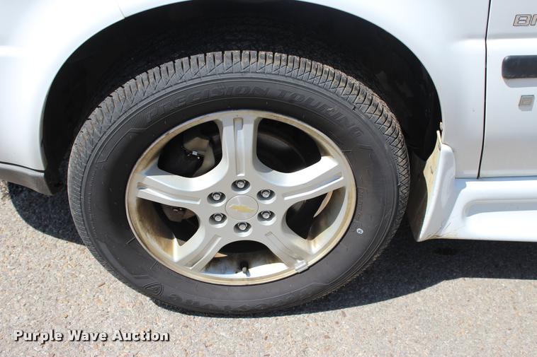 image for item L3152 2007 Chevrolet Uplander Cargo van