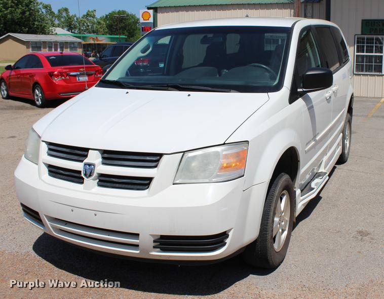 image for item L3154 2010 Dodge Grand Caravan SE van