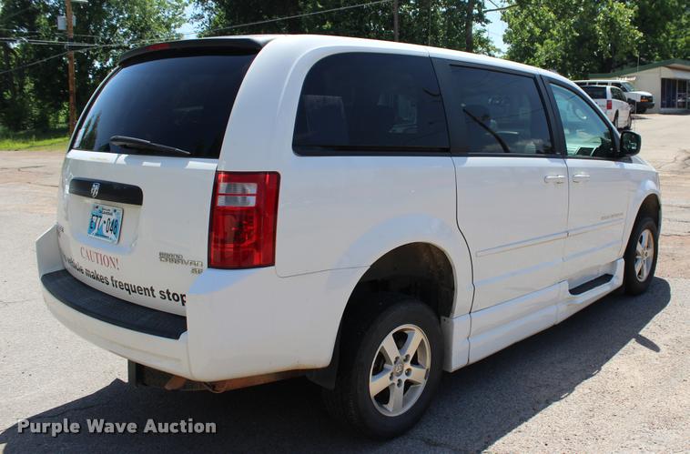 image for item L3154 2010 Dodge Grand Caravan SE van