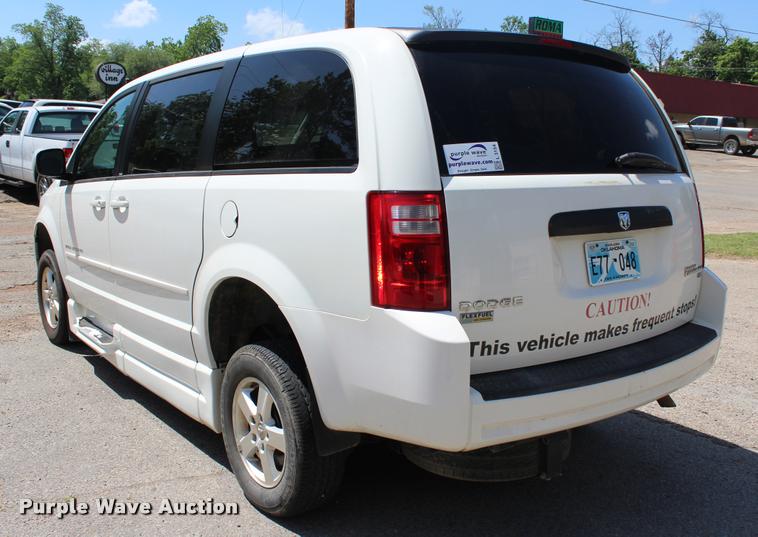 image for item L3154 2010 Dodge Grand Caravan SE van