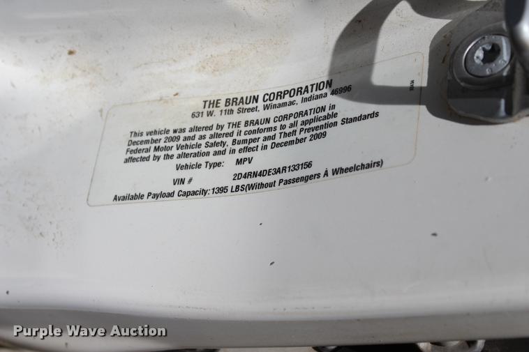 image for item L3154 2010 Dodge Grand Caravan SE van