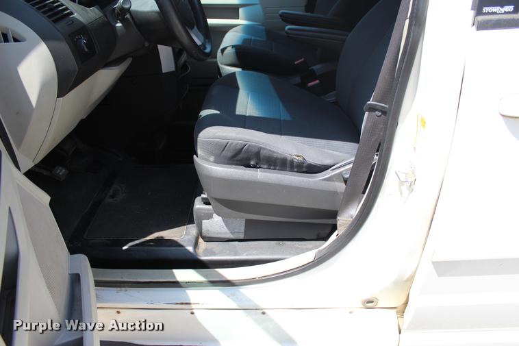 image for item L3154 2010 Dodge Grand Caravan SE van