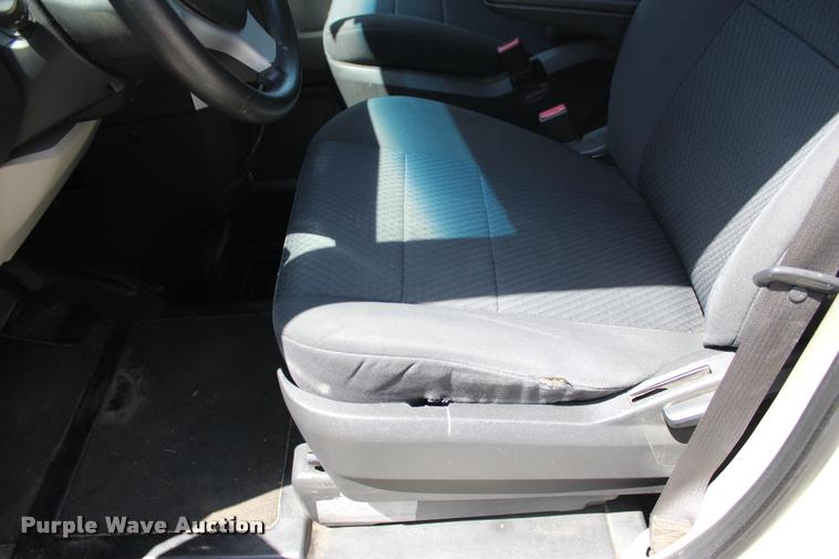 image for item L3154 2010 Dodge Grand Caravan SE van