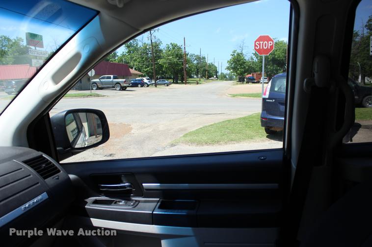 image for item L3154 2010 Dodge Grand Caravan SE van