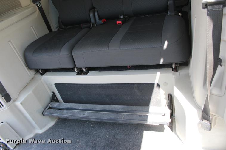 image for item L3154 2010 Dodge Grand Caravan SE van