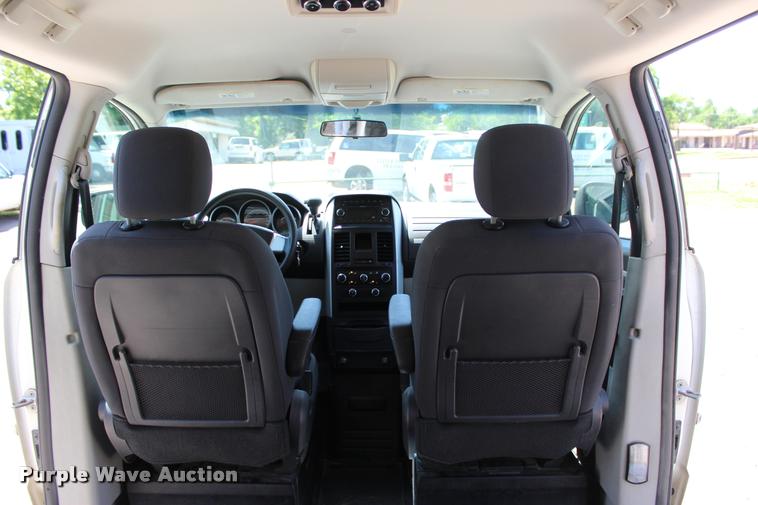 image for item L3154 2010 Dodge Grand Caravan SE van