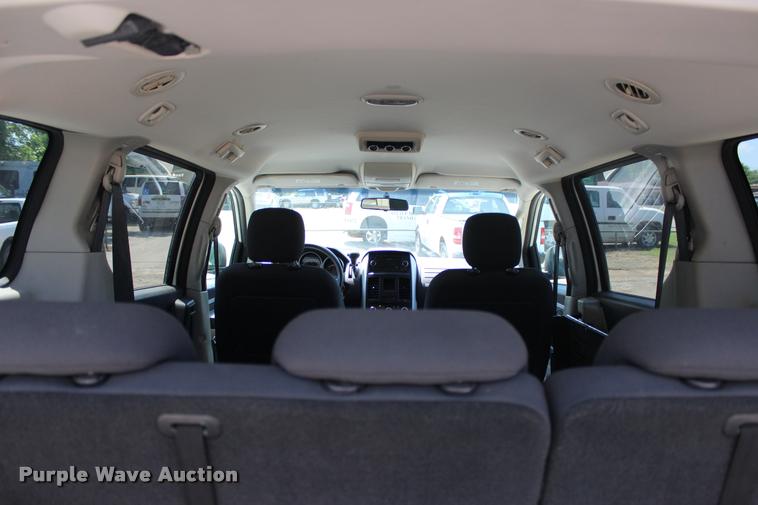 image for item L3154 2010 Dodge Grand Caravan SE van
