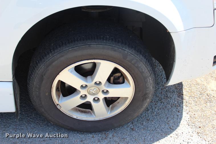 image for item L3154 2010 Dodge Grand Caravan SE van