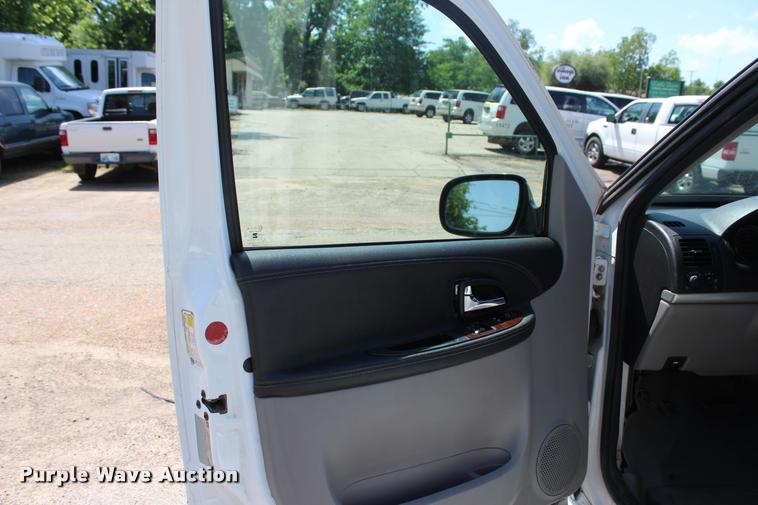 image for item L3155 2007 Chevrolet Uplander Cargo van