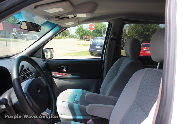 image for item L3155 2007 Chevrolet Uplander Cargo van