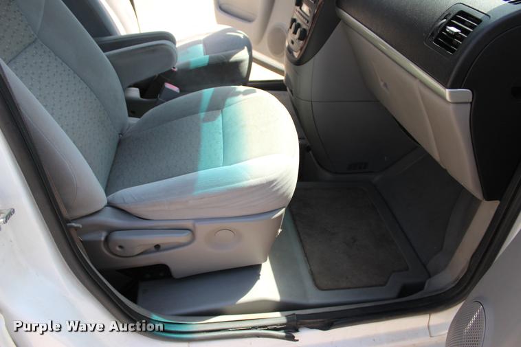 image for item L3155 2007 Chevrolet Uplander Cargo van