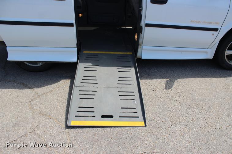 image for item L3155 2007 Chevrolet Uplander Cargo van