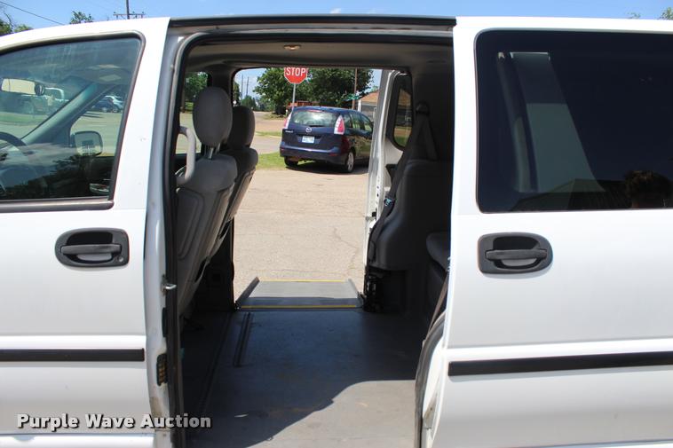 image for item L3155 2007 Chevrolet Uplander Cargo van