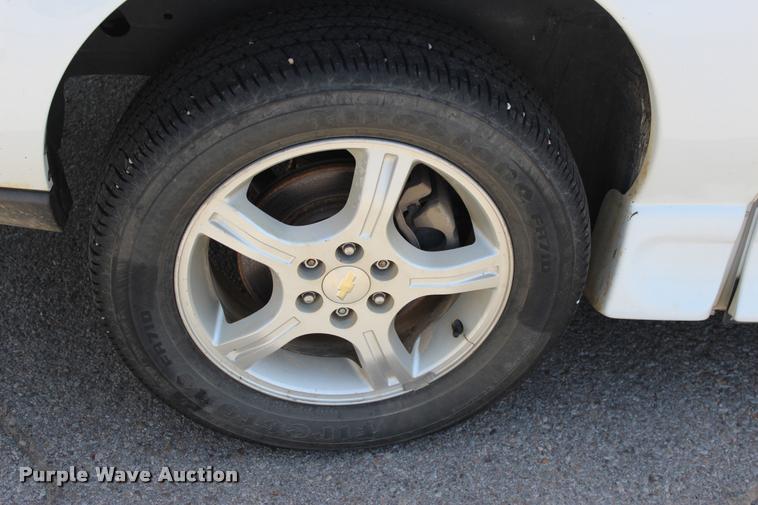 image for item L3155 2007 Chevrolet Uplander Cargo van